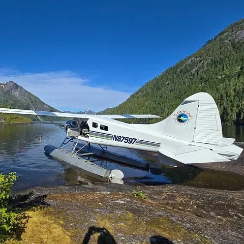 Misty Fjords Flightseeing, 1.5 hrs with a 20-minute water landing